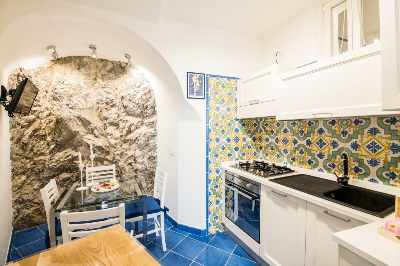Suite Picasso Amalfi Exterior photo