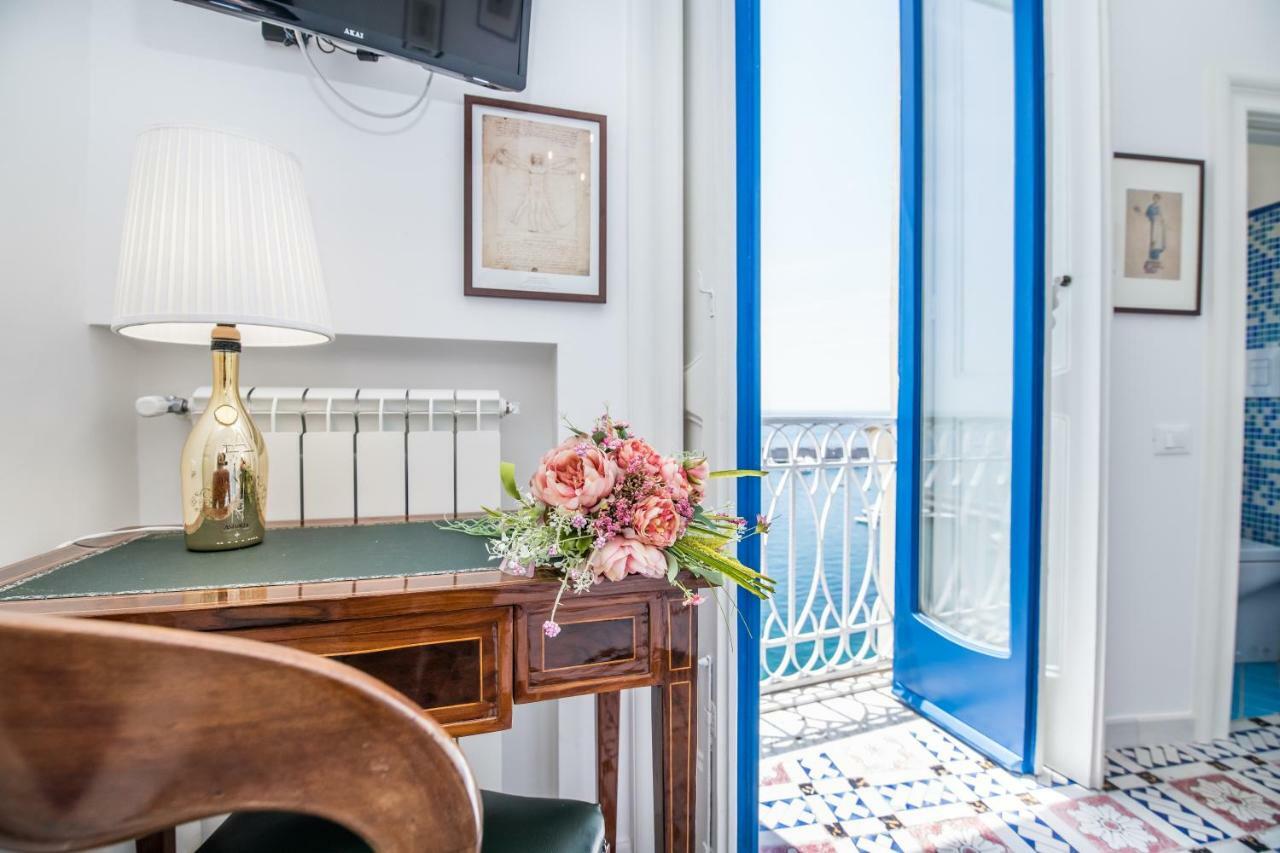 Suite Picasso Amalfi Exterior photo